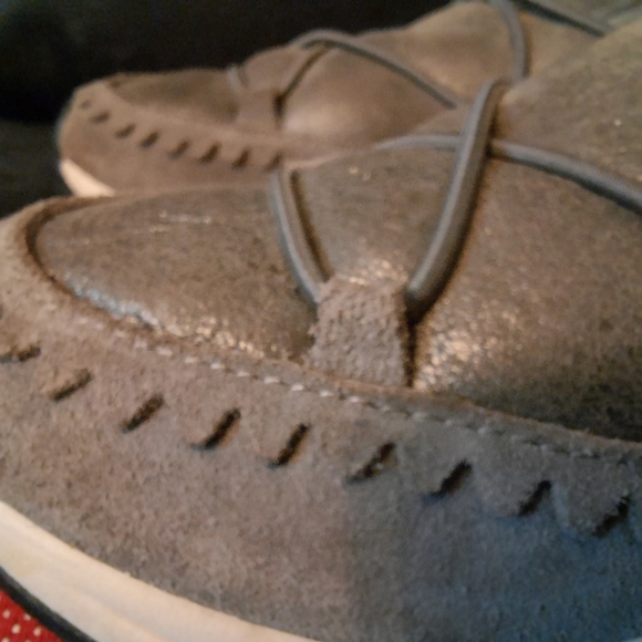 WINTER BOOTS WITH NATURAL FUR USED GENTLY size 6, $70 - Picture 5 of 7